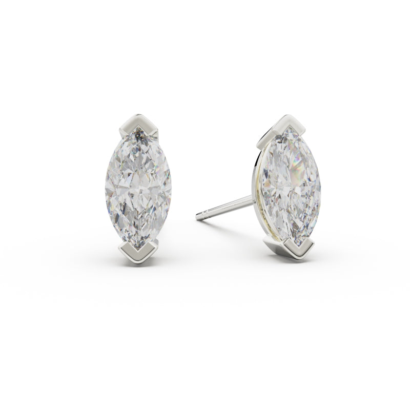 18K White Gold Four Prong Stud Earrings - Circle of Diamond
